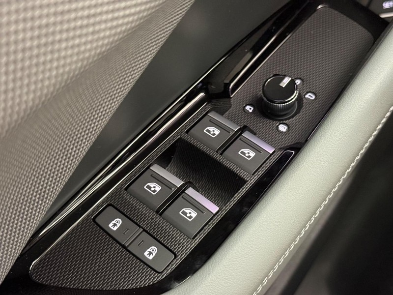 Audi Q3 Vehicle Image 14