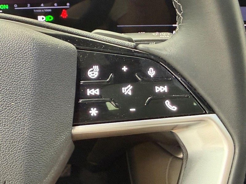Audi Q5 Vehicle Full-screen Gallery Image 15