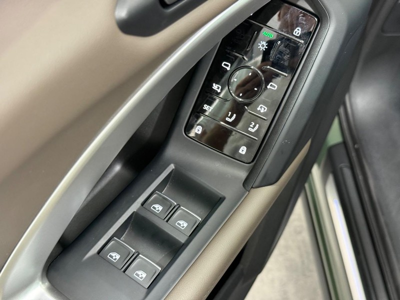 Audi Q5 Vehicle Full-screen Gallery Image 18