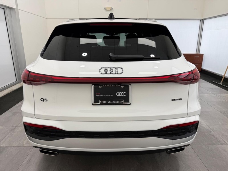 Audi Q5 Vehicle Full-screen Gallery Image 03
