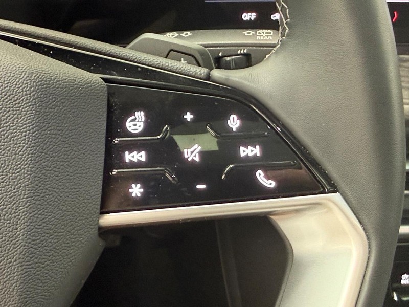 Audi Q5 Vehicle Full-screen Gallery Image 15