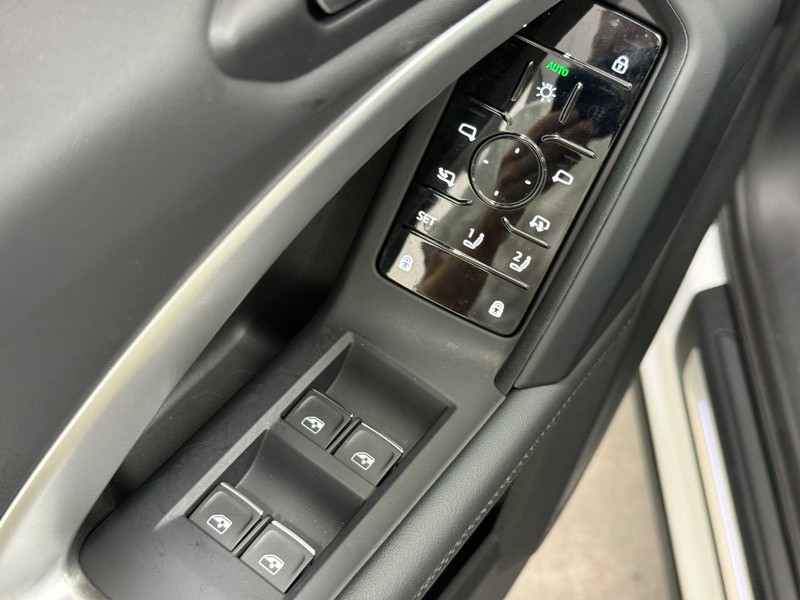 Audi Q5 Vehicle Full-screen Gallery Image 18