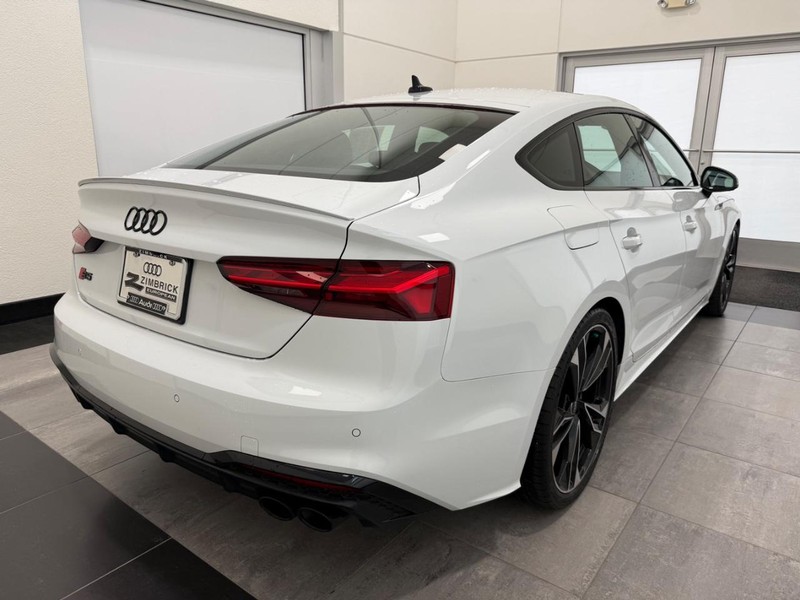 Audi S5 Sportback Vehicle Image 2