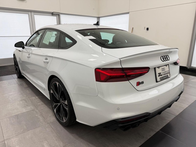 Audi S5 Sportback Vehicle Image 4