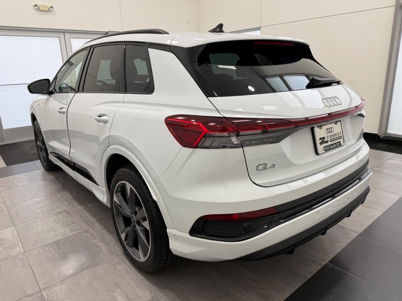 Audi Q4 e-tron Vehicle Image 4