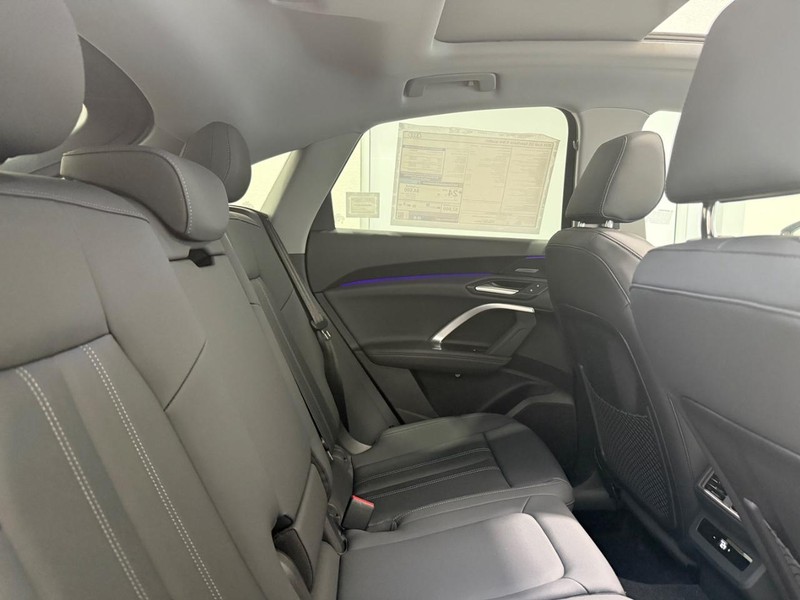 Audi Q5 Sportback Vehicle Image 4