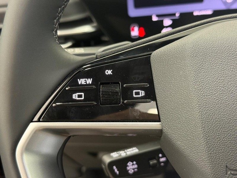 Audi Q5 Sportback Vehicle Image 10