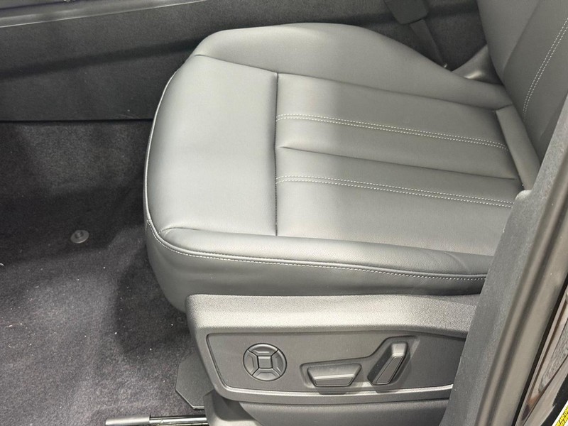 Audi Q5 Sportback Vehicle Image 15
