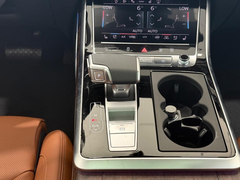 Audi Q8 Vehicle Image 7