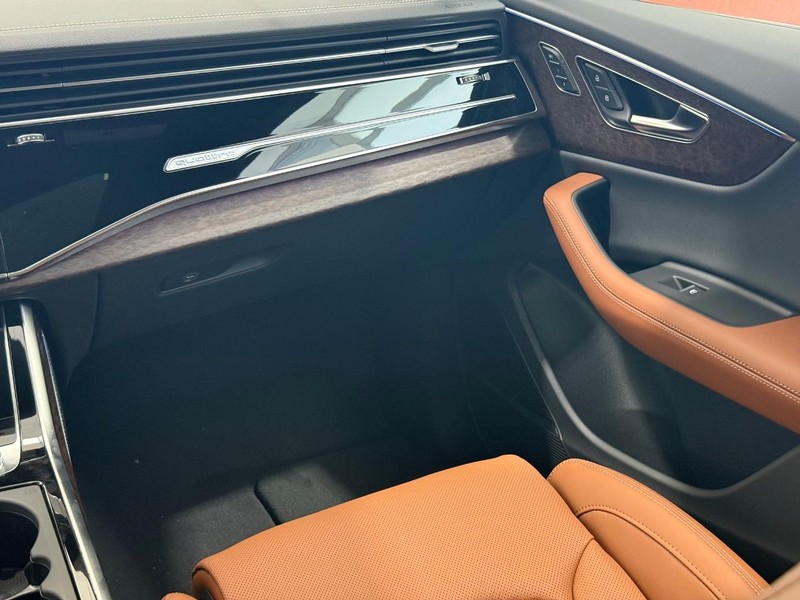 Audi Q8 Vehicle Image 9