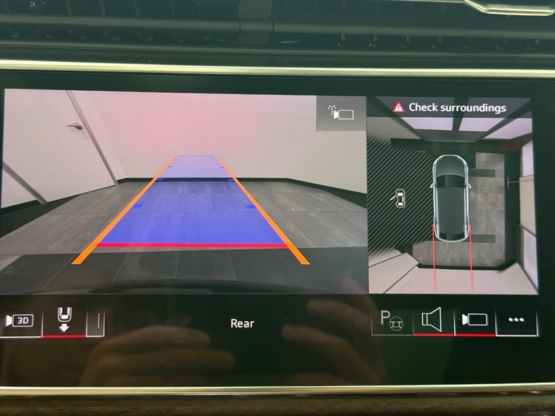 Audi Q8 Vehicle Image 13