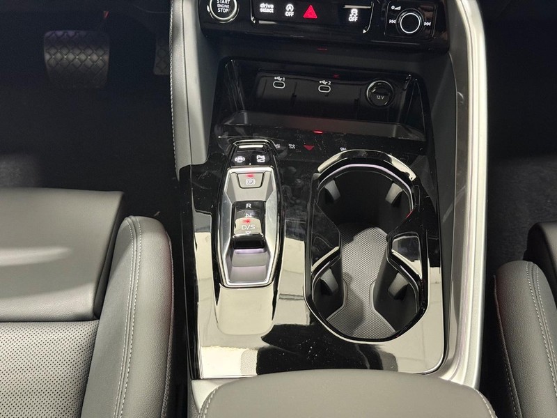 Audi Q5 Vehicle Image 7