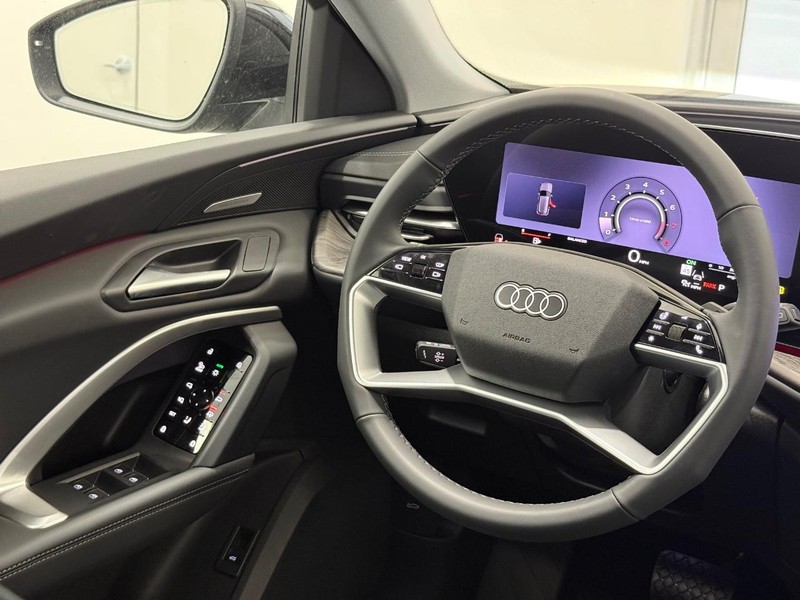 Audi Q5 Vehicle Image 8