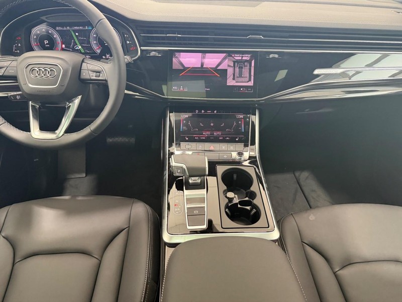 Audi Q7 Vehicle Image 5