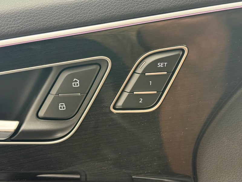 Audi Q7 Vehicle Image 10