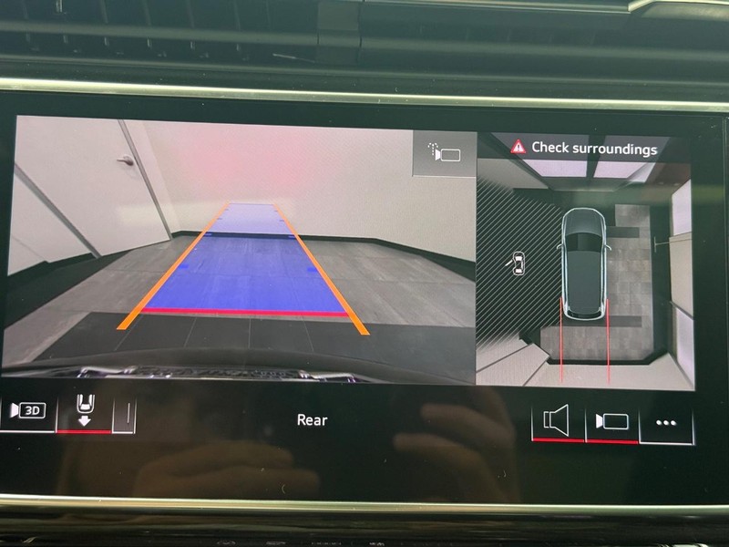 Audi Q7 Vehicle Image 13