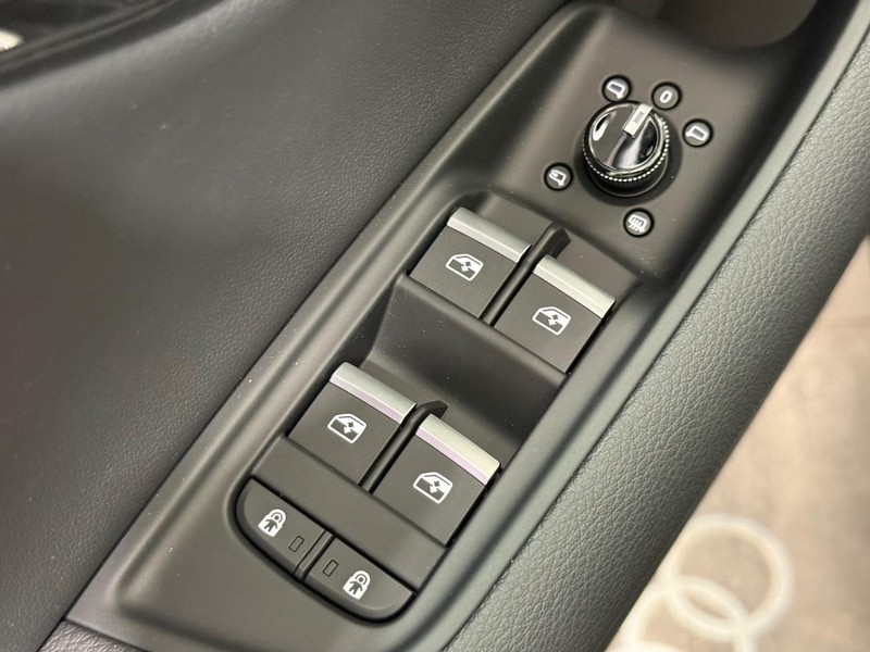 Audi Q7 Vehicle Image 15