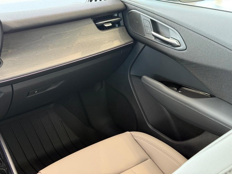Audi Q3 Vehicle Image 8