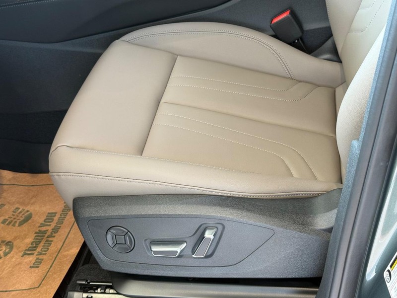 Audi Q3 Vehicle Image 14