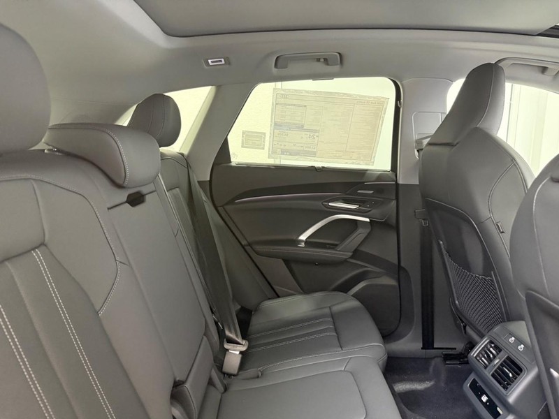 Audi Q5 Vehicle Image 4