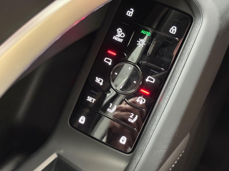Audi Q5 Vehicle Image 14