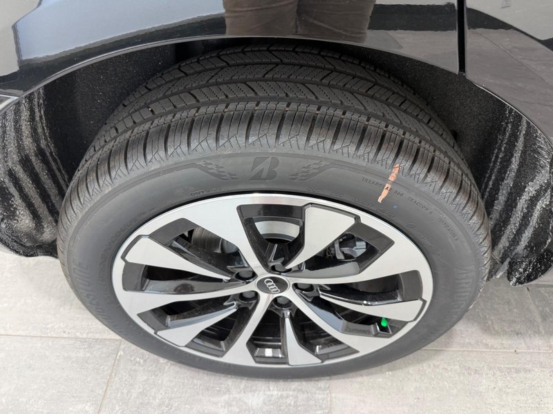 Audi Q3 Vehicle Image 3