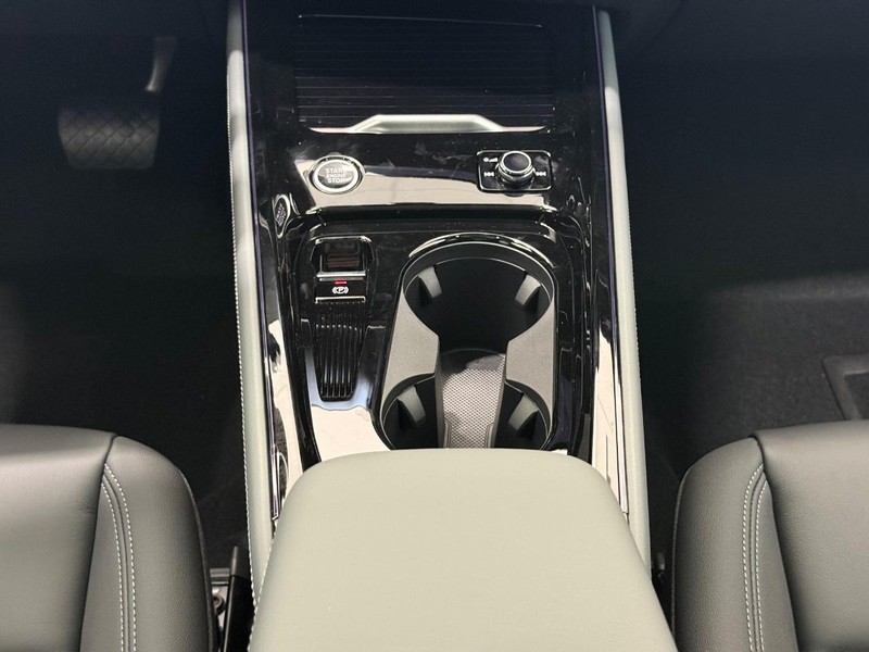 Audi Q3 Vehicle Image 7