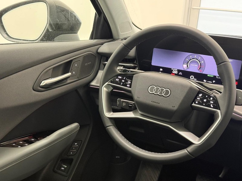 Audi Q3 Vehicle Image 8