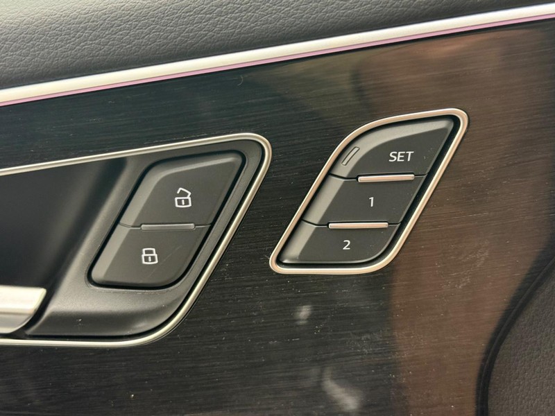 Audi Q8 Vehicle Image 10