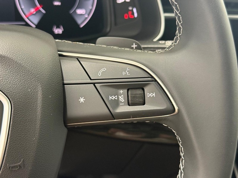 Audi Q8 Vehicle Image 12