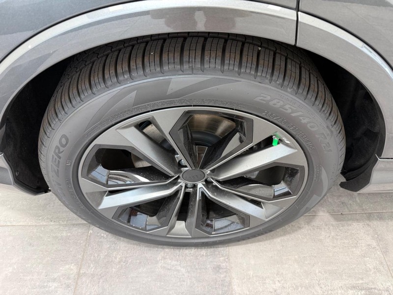 Audi Q7 Vehicle Image 3