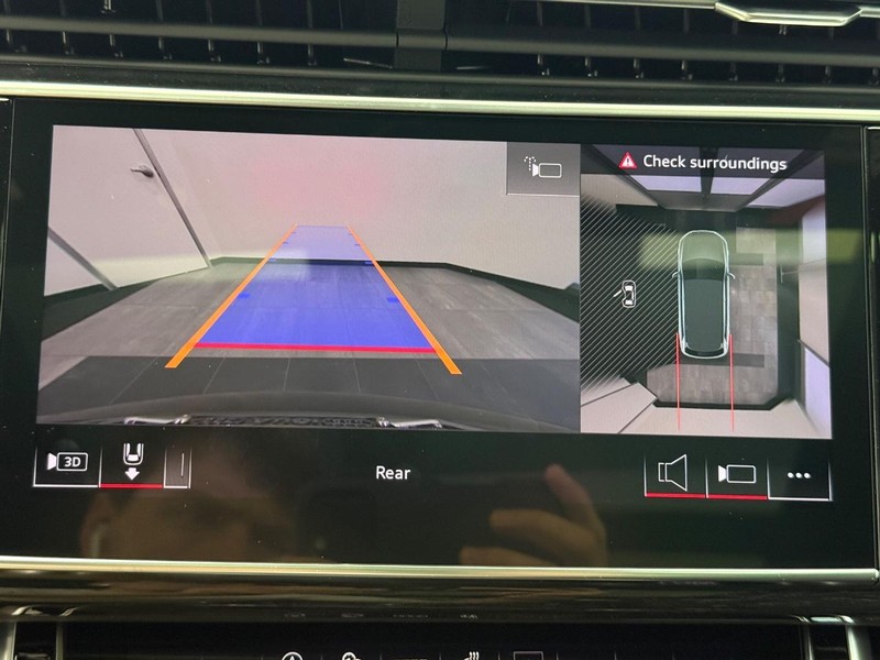 Audi Q7 Vehicle Image 14