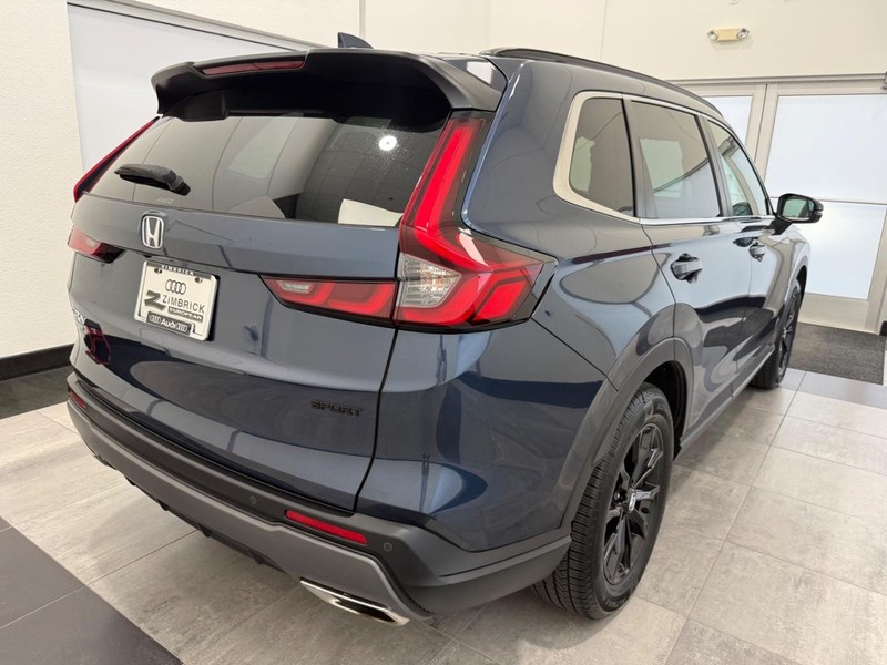 Honda CR-V Hybrid Vehicle Image 2