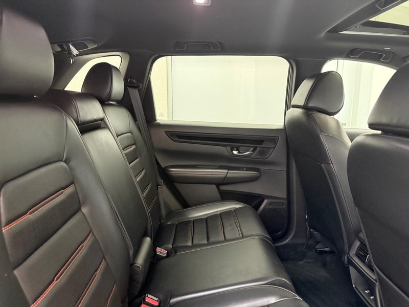 Honda CR-V Hybrid Vehicle Image 8