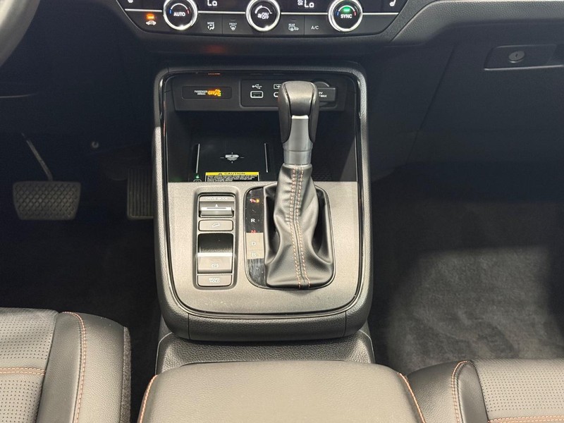 Honda CR-V Hybrid Vehicle Image 11