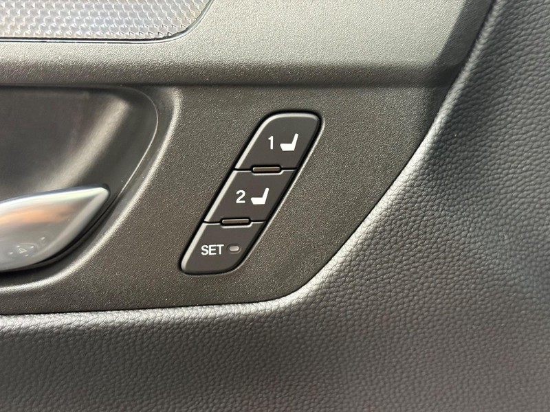 Honda CR-V Hybrid Vehicle Image 14