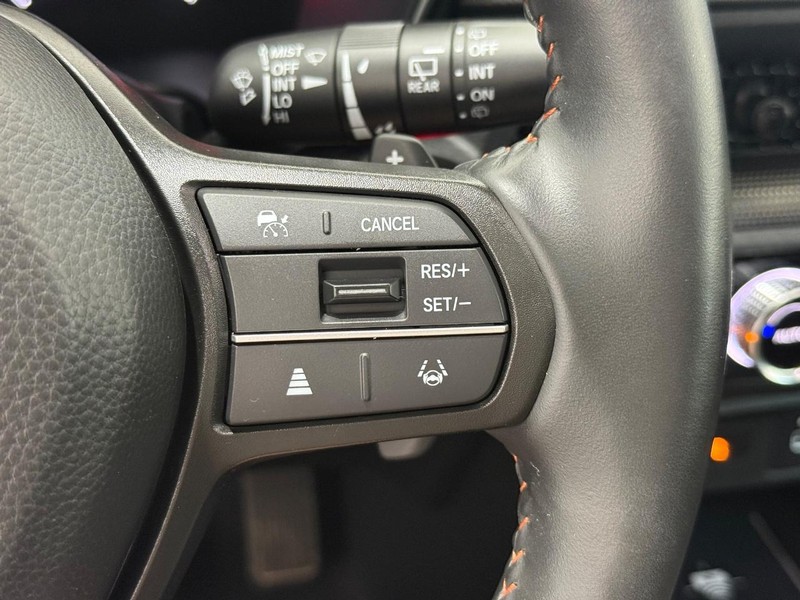 Honda CR-V Hybrid Vehicle Image 16