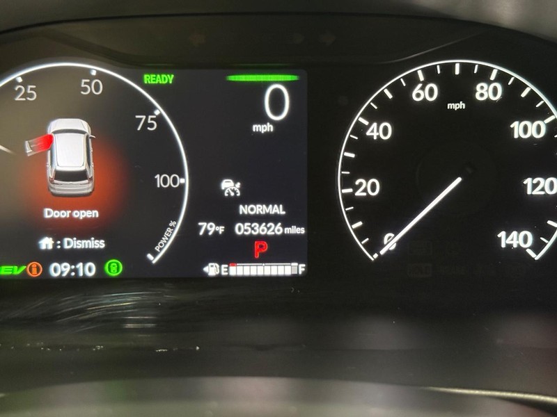 Honda CR-V Hybrid Vehicle Image 17