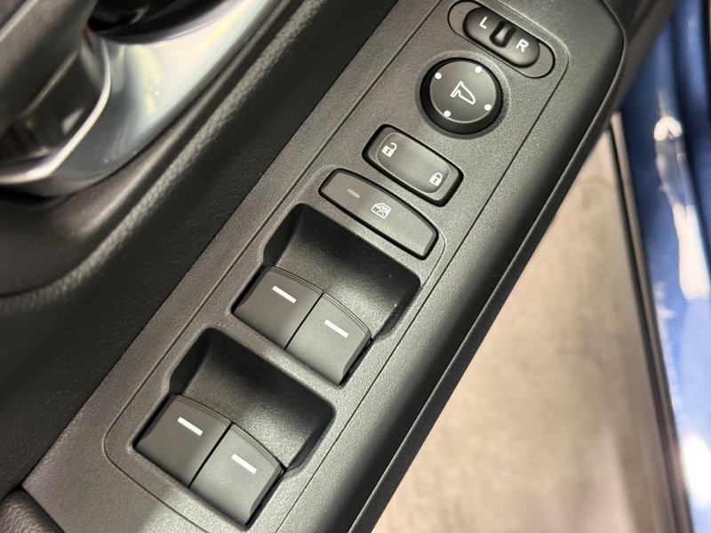 Honda CR-V Hybrid Vehicle Image 20