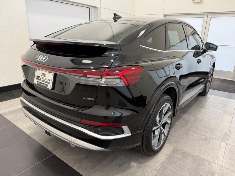 Audi Q4 e-tron Sportback Vehicle Image 2