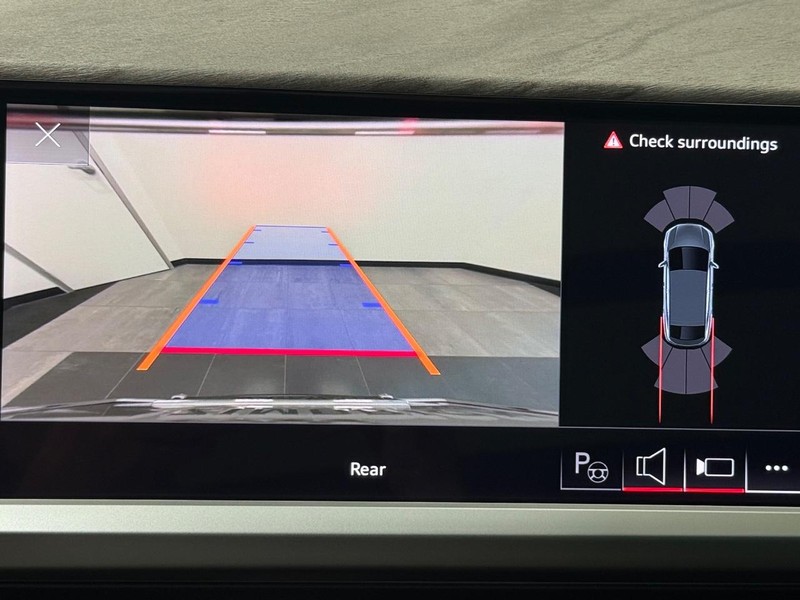 Audi Q4 e-tron Sportback Vehicle Image 18