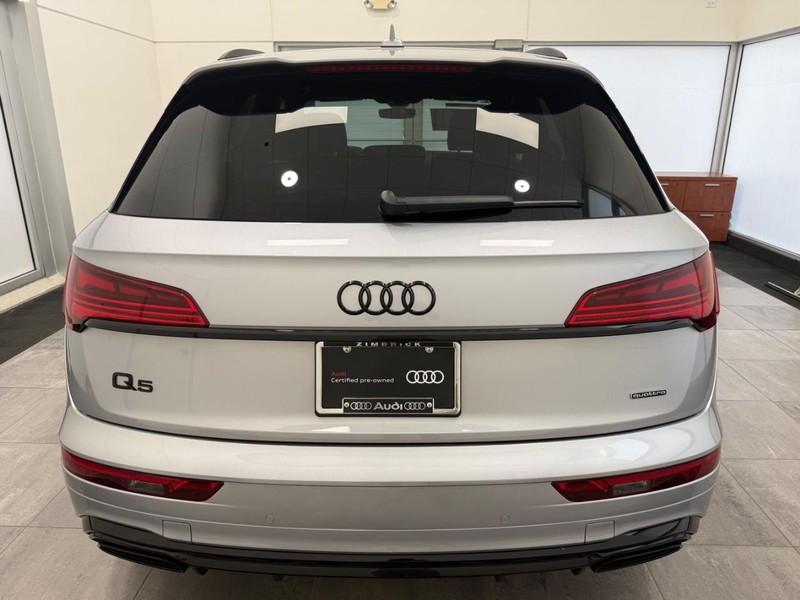 Audi Q5 Vehicle Image 3