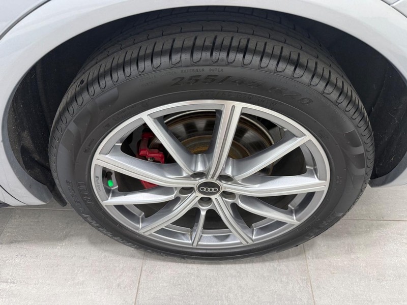Audi Q5 Vehicle Image 5
