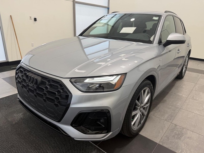 Audi Q5 Vehicle Image 6
