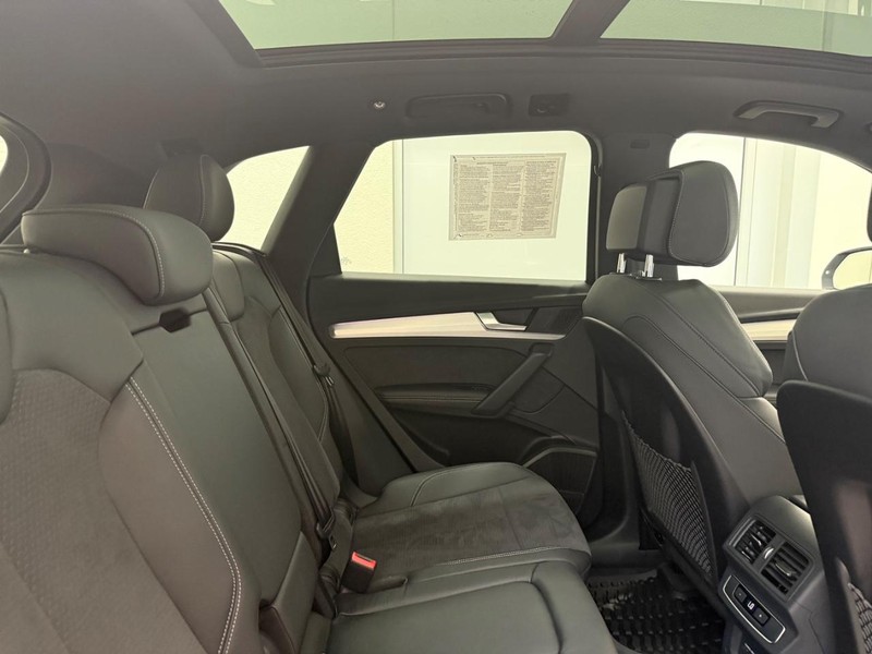 Audi Q5 Vehicle Image 8