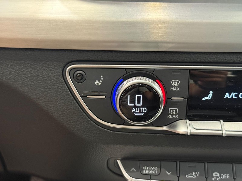 Audi Q5 Vehicle Image 17