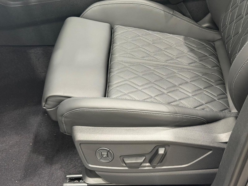Audi SQ5 Vehicle Image 16