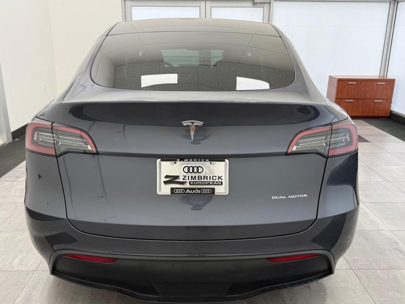 Tesla Model Y Vehicle Image 3