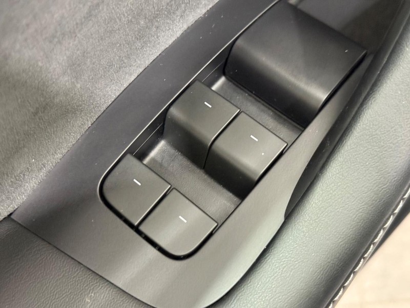 Tesla Model Y Vehicle Image 18
