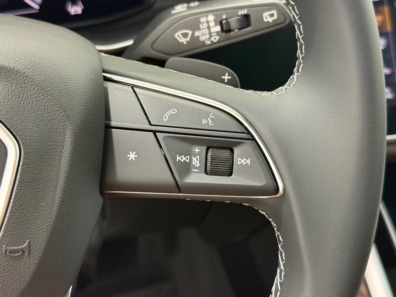 Audi Q7 Vehicle Image 12